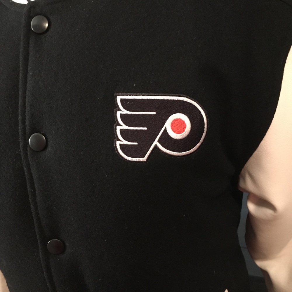 Philadelphia Flyers - Picture 2 of 4